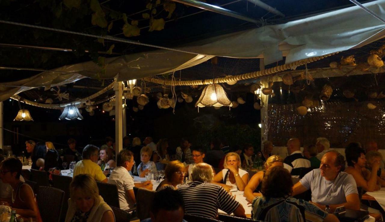 St. Nicholas Rooms Hvar Town Kültér fotó